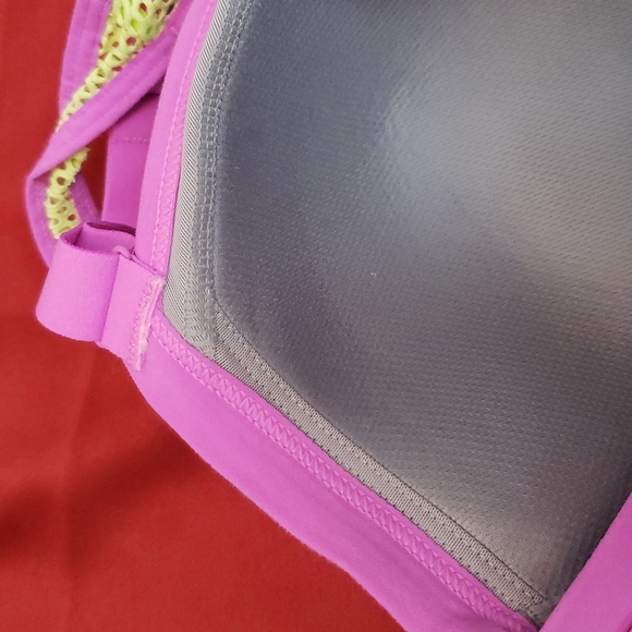 VSX Angel sports bra 36dd with mesh - Picture 2 of 6